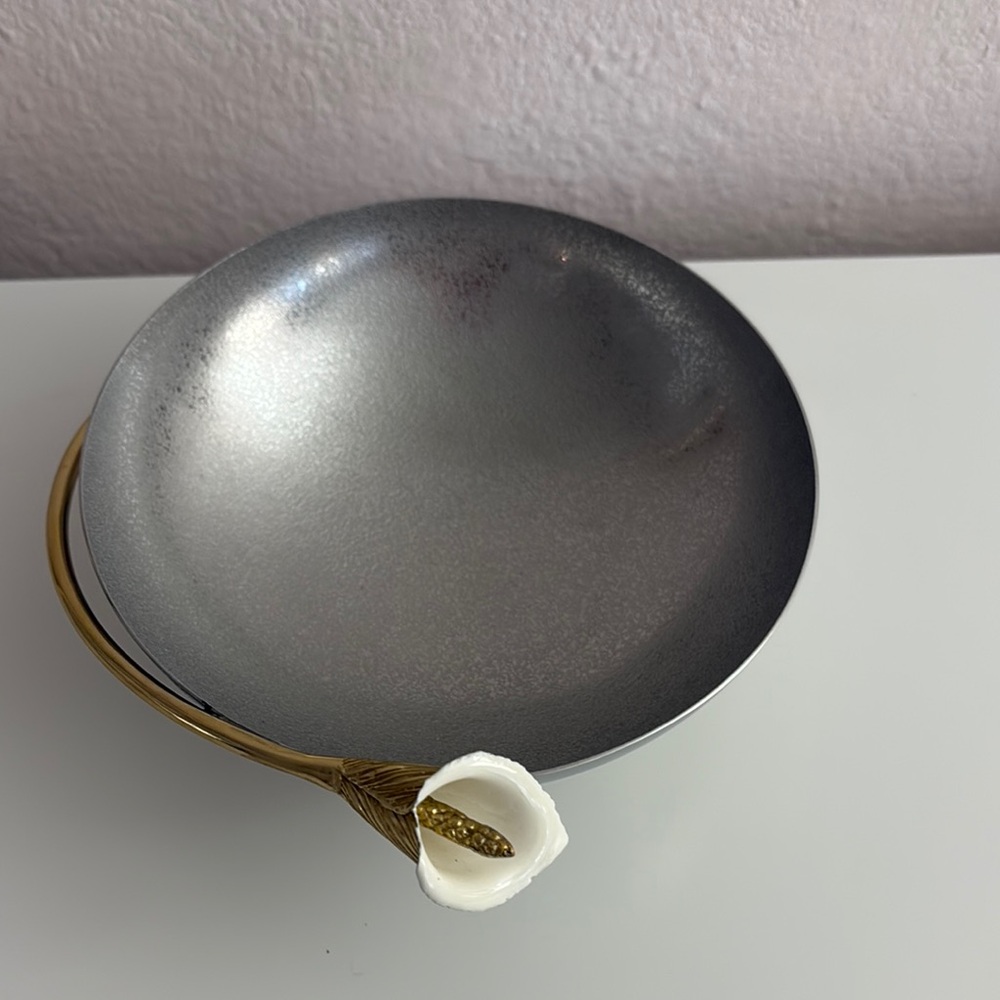 Michael Aram Galla Lily Nut Dish - Picture 2 of 5